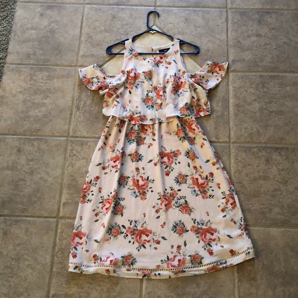 Floral Cold Shoulder Flounce Dress